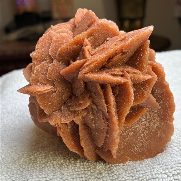 Desert Rose Selenite Crystal - Picture 4 of 4